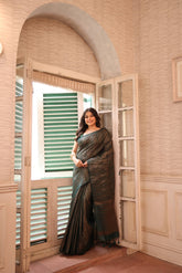KAVVYA SOFT & LIGHT WEIGHT BOTTLE GREEN HANDLOOM SAREE WITH STIPES ALLOVER THE WITH GOLDEN SILK ZARI COMES WITH HEAVY PALLU AND BLOUSE